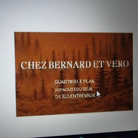 Chez Vero Et Bernard Entrevaux Ngoại thất bức ảnh